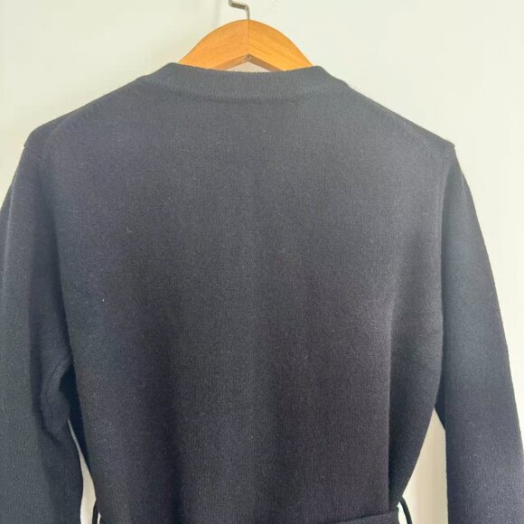 Chanel Black Lace-Up Cardigan: Where Classic Meets Elegant Style - Picture 10 of 11